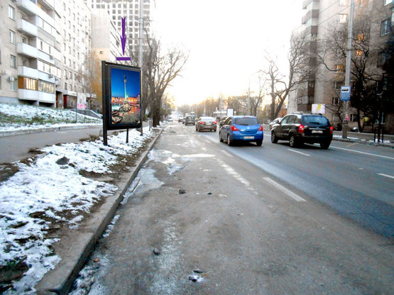 Фото рекламной плоскости по адресу вул. Жилянська, 76