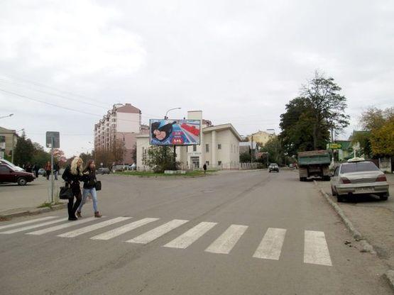 Фото рекламной плоскости по адресу Пулюя ул. - Берегова ул.( в центр)