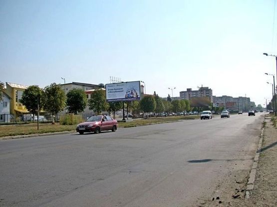 Фото рекламной плоскости по адресу Надречная ул, 225 (напротив ТРЦ "Велес" и Диллер "Toyota" "Классик-Авто")