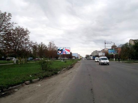 Фото рекламной плоскости по адресу Надречная ул., 221 (200 м. к ТРЦ "Велес" и Диллер "Toyota" "Классик Авто")