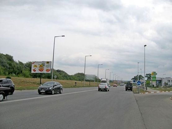 Фото рекламной плоскости по адресу Надречная ул.,от ул.Галицкая  (напротив АЗС "Fortuna". К СТО " BMW ")