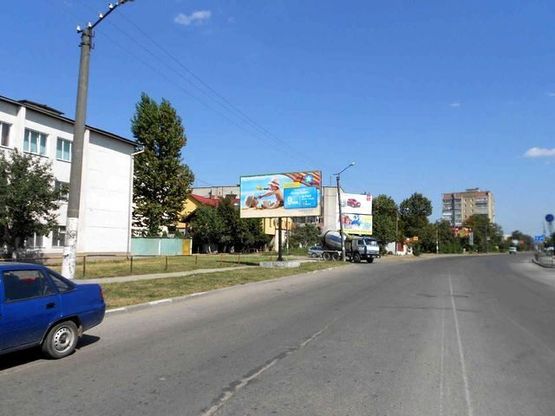 Фото рекламной плоскости по адресу Петлюри ул., 17 (хлебзавод, напротив АЗС "ОККО")