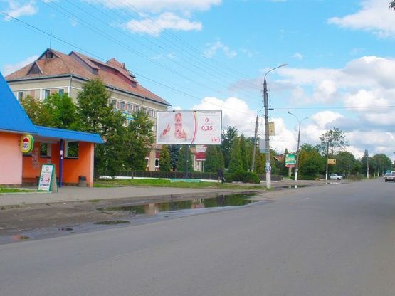 Фото рекламной плоскости по адресу Гетьмана Мазепы ул., (типография им.Шухевича)
