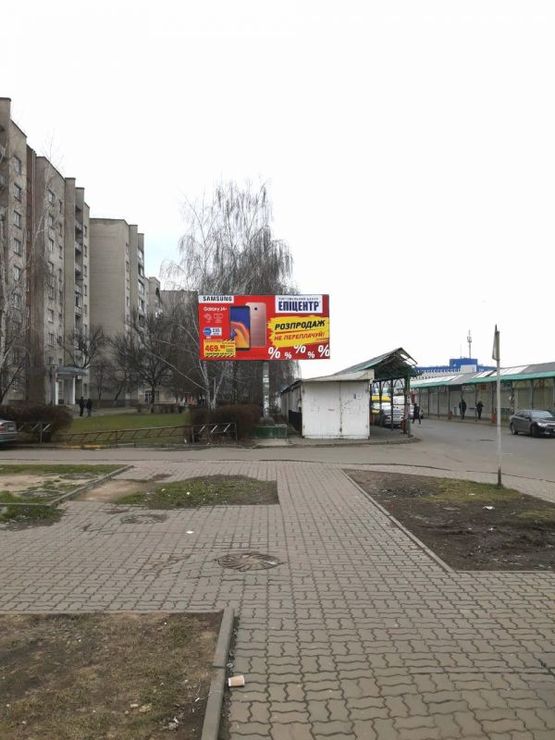 Фото рекламной плоскости по адресу Кравчука_Варшавський ринок_Автостанція №1_ТЦ СЛОН