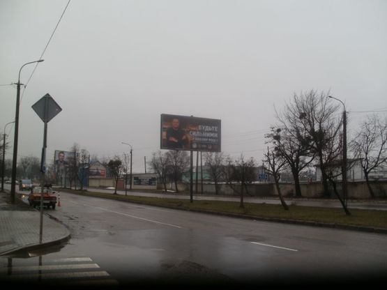 Фото рекламной плоскости по адресу вул. Карпенка-Карого (навпроти Мавекса від Там Таму)