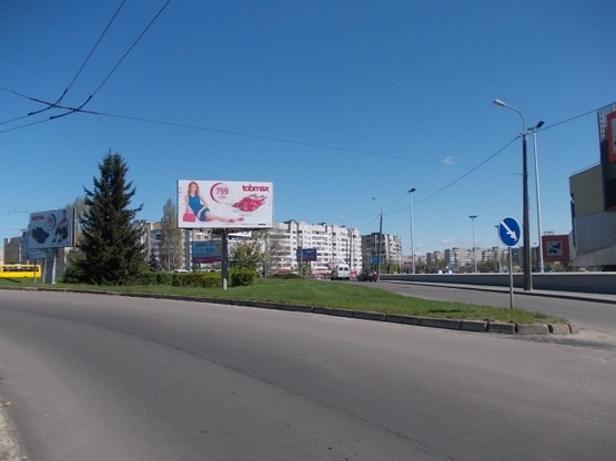 Фото рекламної площини за адресою трансп. Розв. пр.Соборності-вул.Карпенка-Карого(острівок Порт сіті)