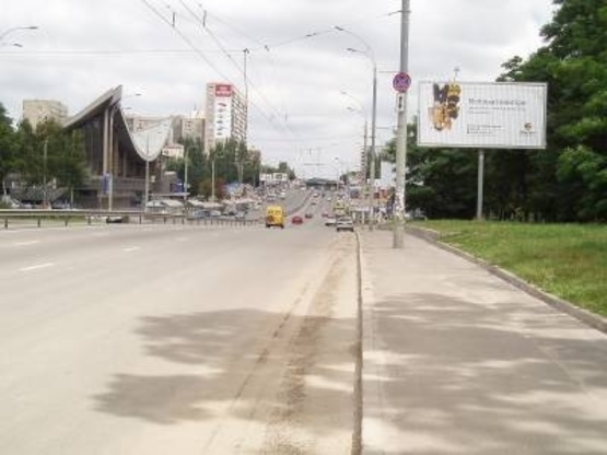 Фото рекламної площини за адресою Дружбы Народов бульвар / Подвысоцкого