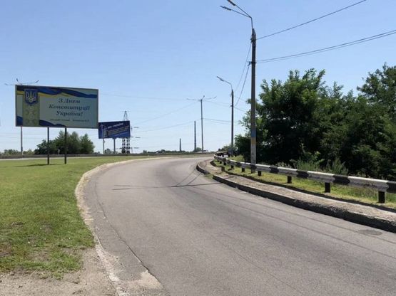 Фото рекламной плоскости по адресу Дніпровський район, лівий берег в'їзд на міст