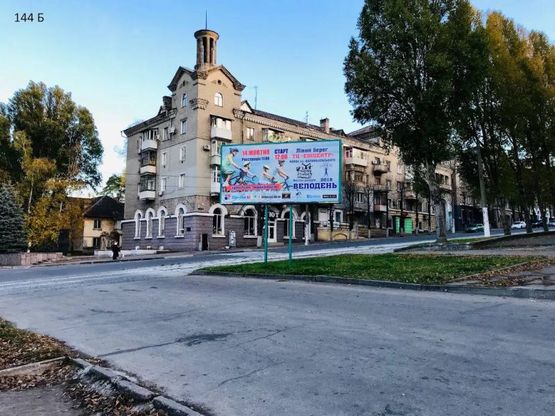 Фото рекламной плоскости по адресу спуск-підйом на перехресті пр-ту Леніна та вул. Долматова  Баглейский р.