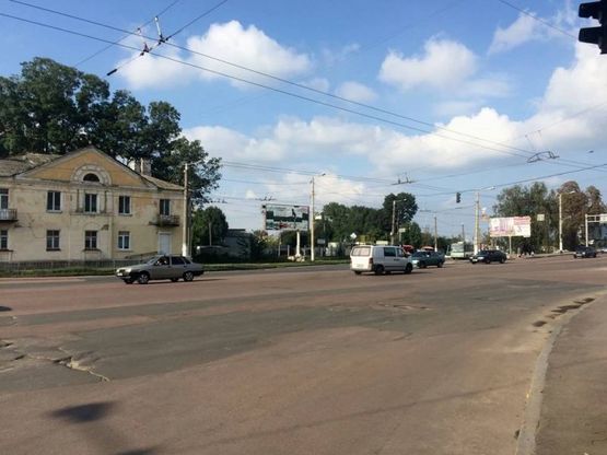 Фото рекламної площини за адресою вул Київська, 95 "Ринок Вокзальний", авто- залізничний вокзал, з центру