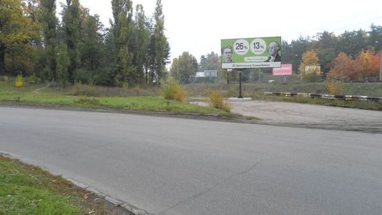 Фото рекламной плоскости по адресу Кольцо  Генерала Момота по направлению к Золотоноше