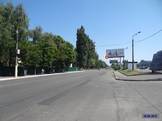 Фото рекламной плоскости по адресу Zt 104 вул. Грушевського ,95-б ТРЦ "Глобал.UA "Центральний речовий" №3 А