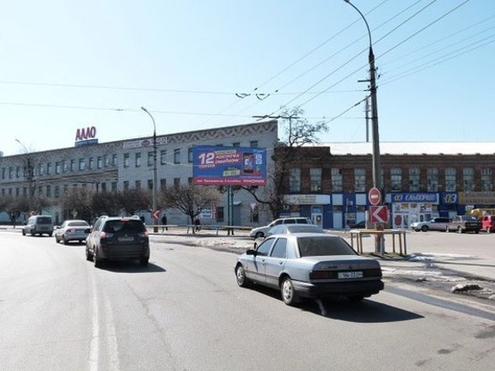 Фото рекламної площини за адресою просп. Свободы (ул.60л.Октября), 7a, возле супермаркета «Эльдорадо» и ресторана «Хуторок»