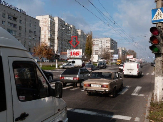 Фото рекламної площини за адресою просп. Свободы (ул.60л.Октября), 3,  кварт. 101, возле супермаркетов «Фоксторот», «Comfy» и Троицкого рынка