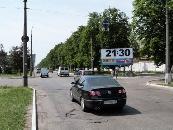 Фото рекламной плоскости по адресу просп. Свободы (ул. 60-лет. Октября), возле дома № 69, перекрёсток с ул. Генерала Родимцева, направление в центр