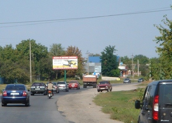 Фото рекламной плоскости по адресу ул. Киевская,  возле домовладения № 71