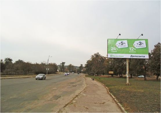 Фото рекламної площини за адресою Героев Холодноярцев ул.  (напротив Гостелло пер.)