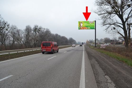 Фото рекламной плоскости по адресу Трасса Киев-Харьков-465 км-пос. Коротыч возле СТО -в ст. Харькова