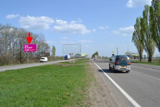 Фото рекламной плоскости по адресу Московский пр-т - Ростовская трасса  возле АЗС ОККО (выезд из города)