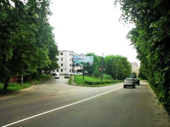 Фото рекламной плоскости по адресу Глушец ул., 54  к Проспекту Воли(200 м.к супермаркету "Вопак" и Приватбанк")