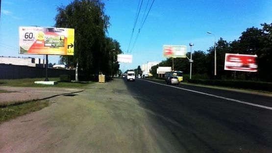Фото рекламной плоскости по адресу Ровенская ул., (въезд в Луцк) (напротив АЗС "БРСМ", 200 м. к АЗС "Окко",направление  "Mercedes Benz" и Авторынок)