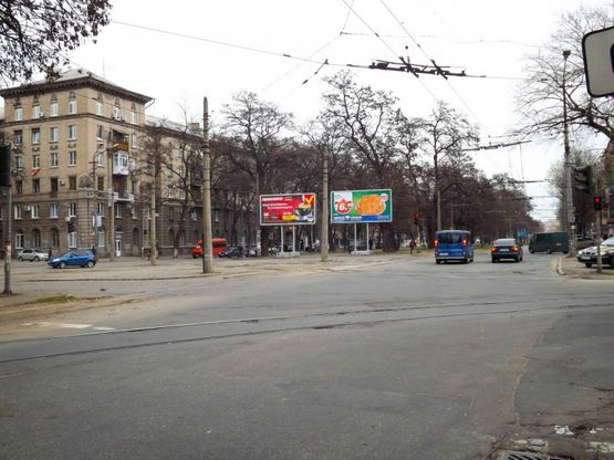 Фото рекламної площини за адресою пр-т. Пушкіна - вул. Савченка/пр. Пушкина - ул. Савченко