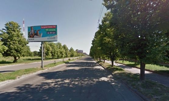 Фото рекламной плоскости по адресу Ершова ул., 39 (разделитель)