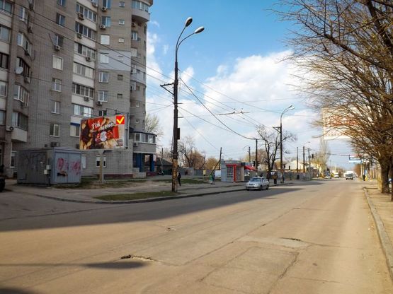 Фото рекламной плоскости по адресу вул. Рабоча - вул. Уральська, призма/ул. Рабочая - ул. Уральская (супермаркет "Алькон")