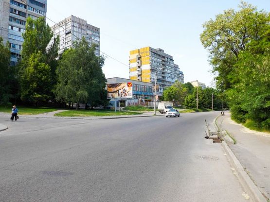 Фото рекламної площини за адресою вул. Надії Алексєєнко, 114 - кафе "Бакинський дворик" /ул. Чичерина, 114 - кафе "Бакинский дворик" , рядом ул.Рабочая, рынок Каверинский, супермаркет