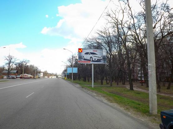 Фото рекламной плоскости по адресу Запорізьке шосе - шиний центр " Bridgestone"/Запорожское шоссе - шинный центр " Bridgestone", рядом Метро и Эпицентр