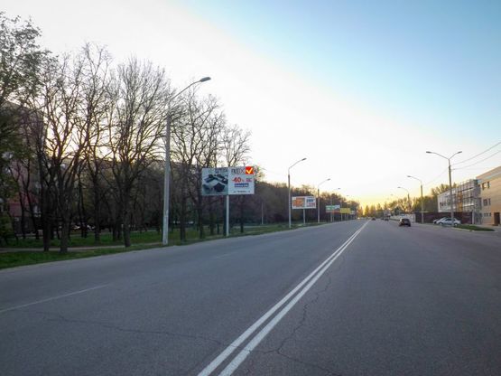 Фото рекламной плоскости по адресу Запорізьке шосе - шиний центр " Bridgestone"/Запорожское шоссе - шинный центр " Bridgestone", рядом Метро и Эпицентр