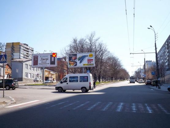 Фото рекламної площини за адресою пр-т. О. Поля - вул. Ульянова, 6,2х3,2/пр. Кирова - ул. Ульянова, 6,2х3,2, центр города поток движения к ул.Титова