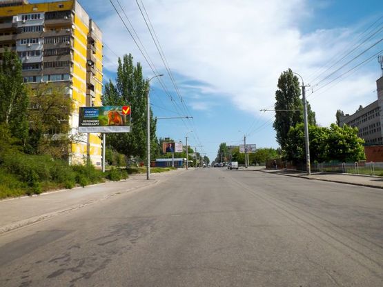 Фото рекламной плоскости по адресу вул. Калинова, 102/ул. Калиновая, 102 поток движения к пр.Газеты Правда