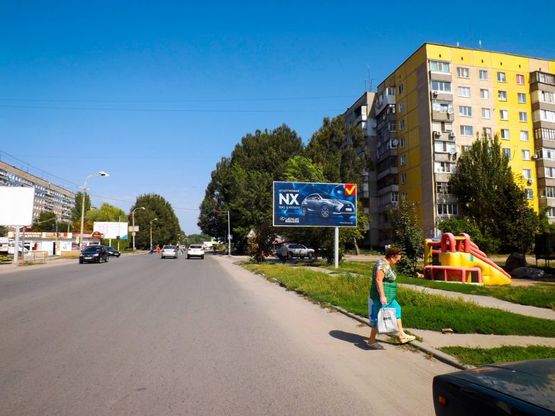 Фото рекламной плоскости по адресу вул. Метробудівська, 5, магазин "АТБ - маркет" /ул. Метростроевская, 5, пляж на Парусе, стоянка маршрутных такси, супермаркет АТБ, супермаркет Сильпо, Приватбанк, Автобанька, АЗС Юкон-сервис, рынок