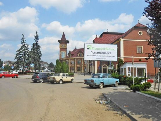 Фото рекламной плоскости по адресу Новый ж/д вокзал (правая сторона)