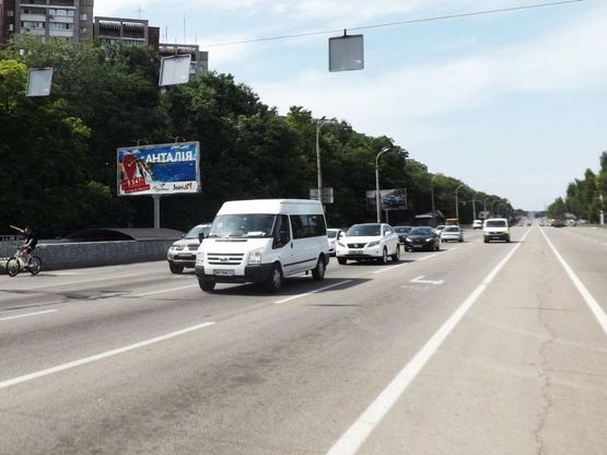 Фото рекламної площини за адресою Запорізьке шосе р-н вул.Панікахи/Запорожское шоссе, р-н ул.Паникахи, ТЦ Метро, ТЦ Эпицентр