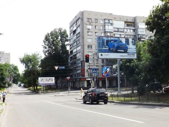 Фото рекламной плоскости по адресу пр.О.Поля, 12 - вул.В.Антоновича/пр.Кирова, 12 - ул.Свердлова ТЦ Мирриада, парк отдыха, магазины, фитнесс-центр, стадион Днепр-Арена