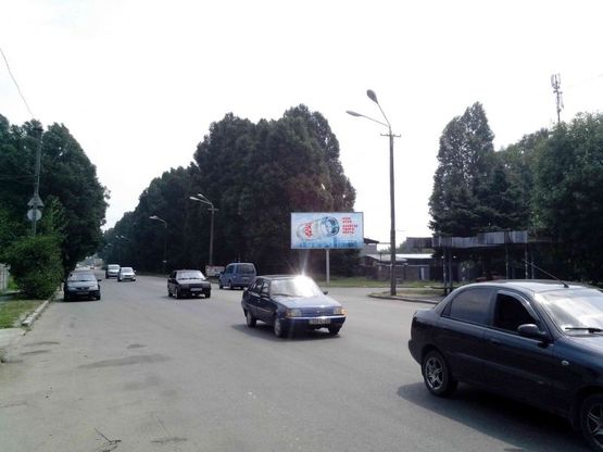Фото рекламной плоскости по адресу вул.Криворожська, 107/ул.Криворожская, 109, поток движения к ул.Рабочая