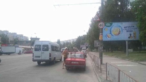 Фото рекламной плоскости по адресу пр.Героїв, 12/пр. Героев, 12, ТЦ Гермес, Адидас, Антошка, много магазинов