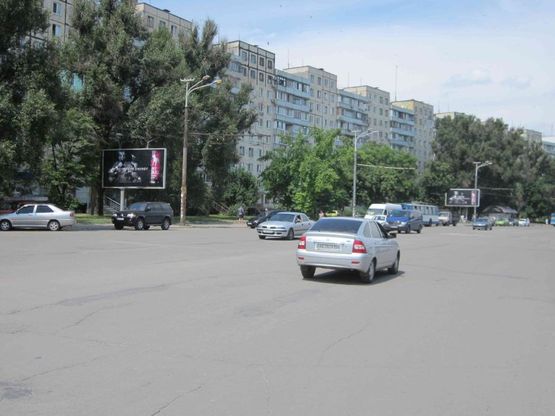 Фото рекламної площини за адресою пр.Героїв, 12/пр. Героев, 12, ТЦ Гермес, Адидас, Антошка, много магазинов