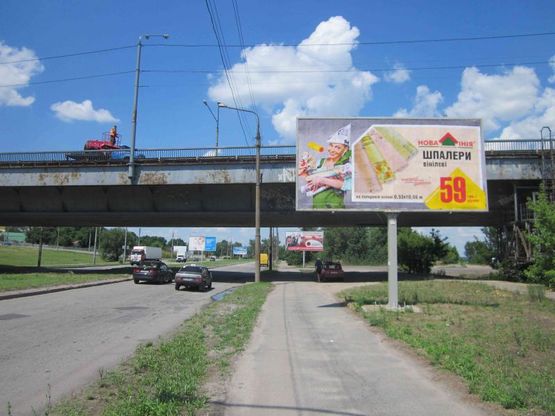 Фото рекламної площини за адресою вул.Наб.Перемоги (р-н Південного моста)/ул.Наб.Победы (р-н Южного моста), Южный мост, поток движения в центр города, трансопртная развязка
