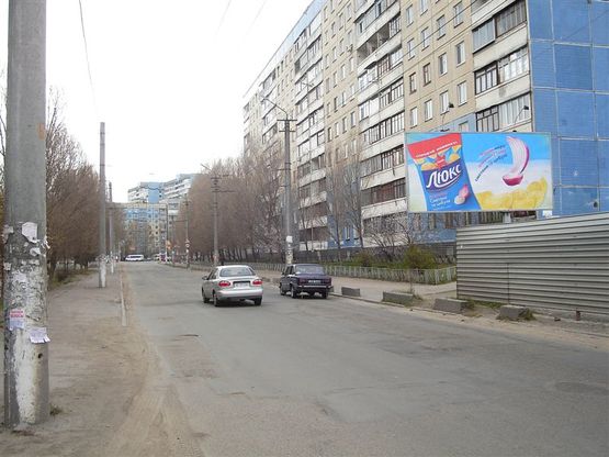 Фото рекламної площини за адресою пров.Парусний, 6/пер.Парусный, 6, жм Парус, тупик маршруток, сосредоточение торговых точек