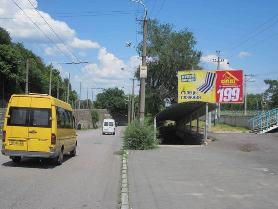 Фото рекламной плоскости по адресу вул.6-ї Стрілецької дивізії/ул.6-й стрелковой дивизии, центр города, рестораны, памятник Славы, панорамная площадка, поток движения на Набережную, большой поток транспорта