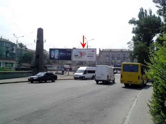 Фото рекламной плоскости по адресу пл. Старомостова/пл.Островского, транспортная развязка, Амурский мост, МакДональдс