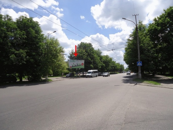 Фото рекламної площини за адресою вул. Панікахи, 53, біля кінотеатру "Січ", з центру/ул. Паникахи,53, возле кинотеатра Сич, из центра