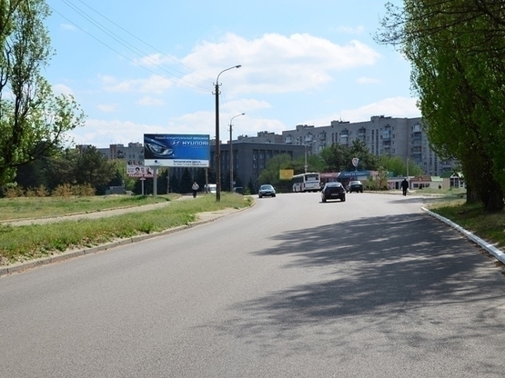 Фото рекламной плоскости по адресу вул. 20-річчя Перемоги, ж-м Придніпровськ (навпроти АЗС), з центру/ул. 20-летия Победы, ж-м Приднепровск (напротив АЗС), из центра