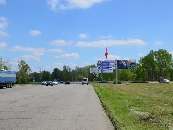 Фото рекламной плоскости по адресу вул. Маршала Малиновського 108, світлофор (розділювач в районі повороту на Рибальське)/ул. Маршала Малиновского, 108, светофор (разделитель в районе поворота на Рыбальское)