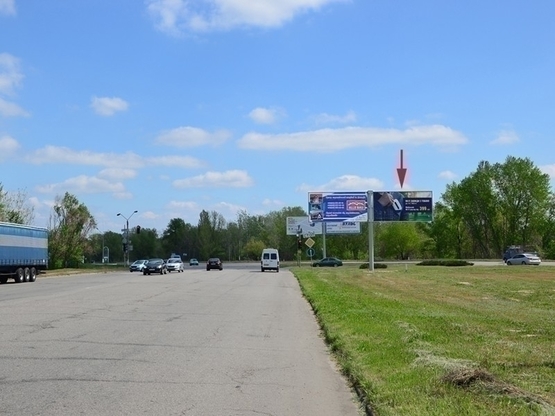 Фото рекламної площини за адресою вул. Маршала Малиновського 108, світлофор (розділювач в районі повороту на Рибальське)/ул. Маршала Малиновского, 108, светофор (разделитель в районе поворота на Рыбальское)