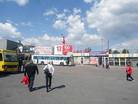 Фото рекламной плоскости по адресу пл. 250-річчя міста, біля Днепровського Металурнійного Комбінату, в центр /пл. 250-летия города, возле Днепровского Металургического Комбината, в центр