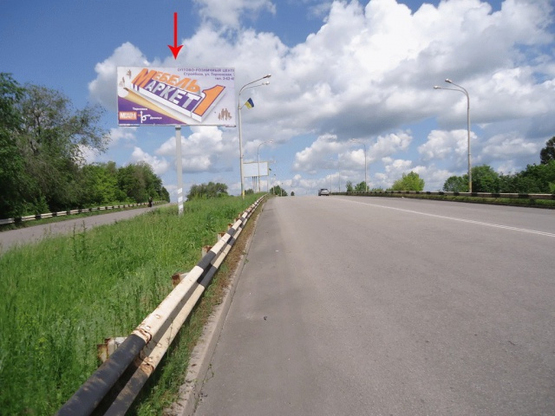 Фото рекламной плоскости по адресу вул. Дніпровська Виїзд на Донецьк, віадук, з центру/Днепровская ул., выезд на Донецк, виадук, из центра